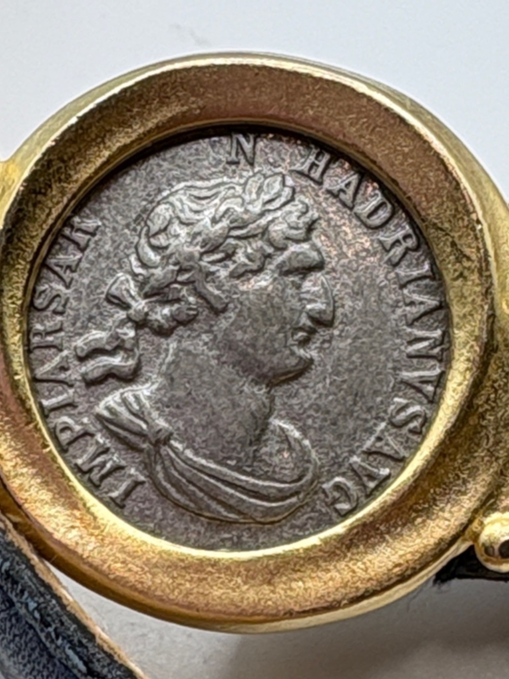 Ben-Amun Black Leather Belt with Roman Emperor Hadrian Gold Coin-Style Buckle M - Picture 9 of 10